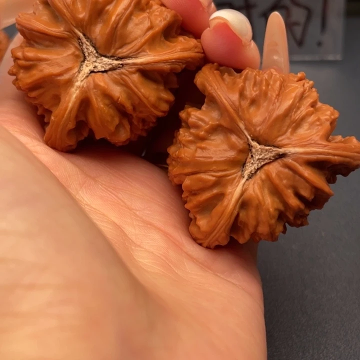 南***水吊坠文玩核桃白狮子