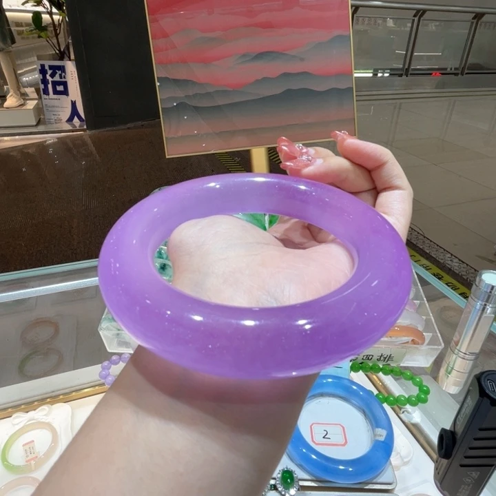 翡翠手镯未镶嵌多***拳翡翠手镯