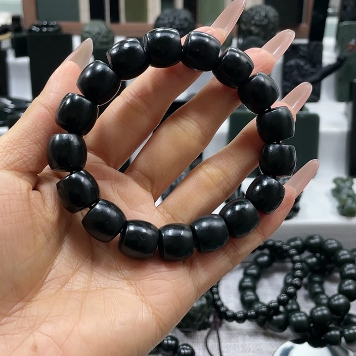【闪购商品】未镶嵌手链和田玉（青玉）张**彩