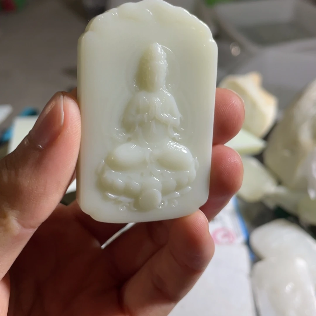 和田玉未镶嵌颈饰