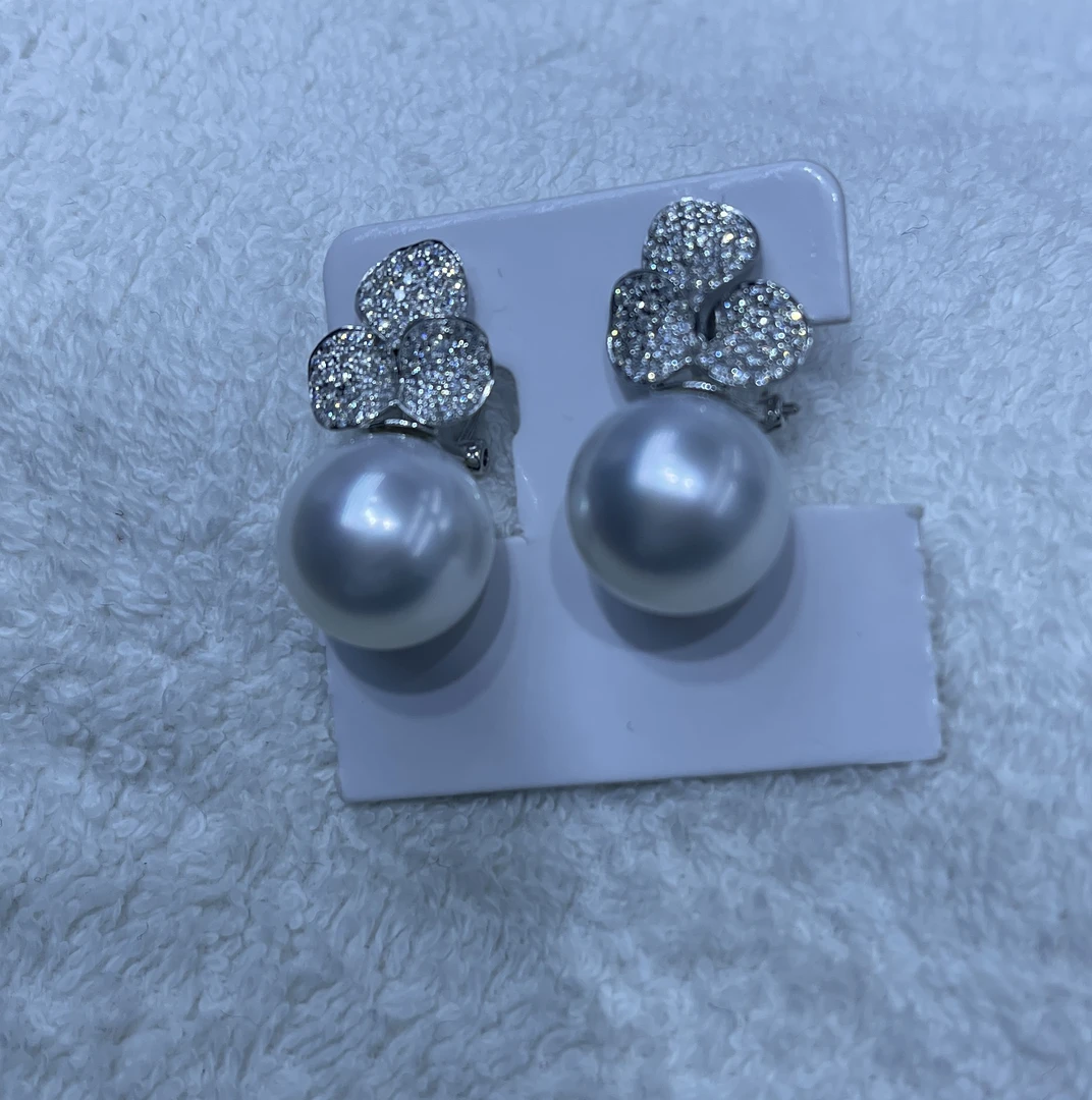 18K金钻石海水珍珠耳环（澳白）
