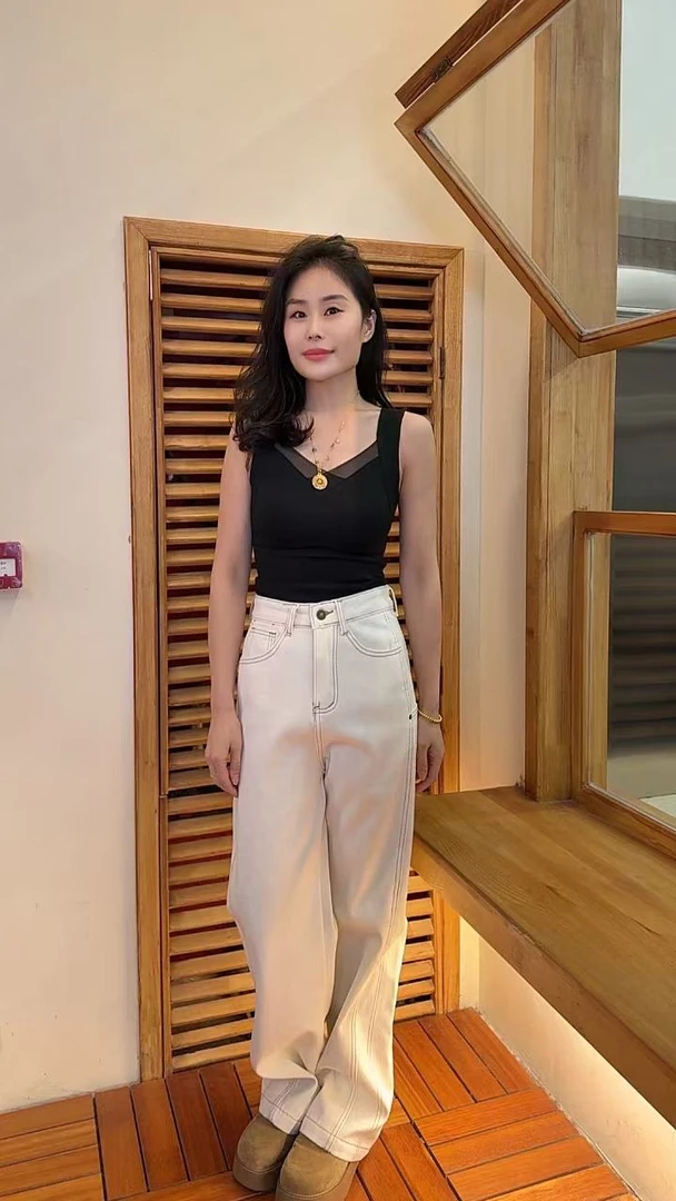 Miss Huo 加绒明线直筒裤 杏色 B 8630-2