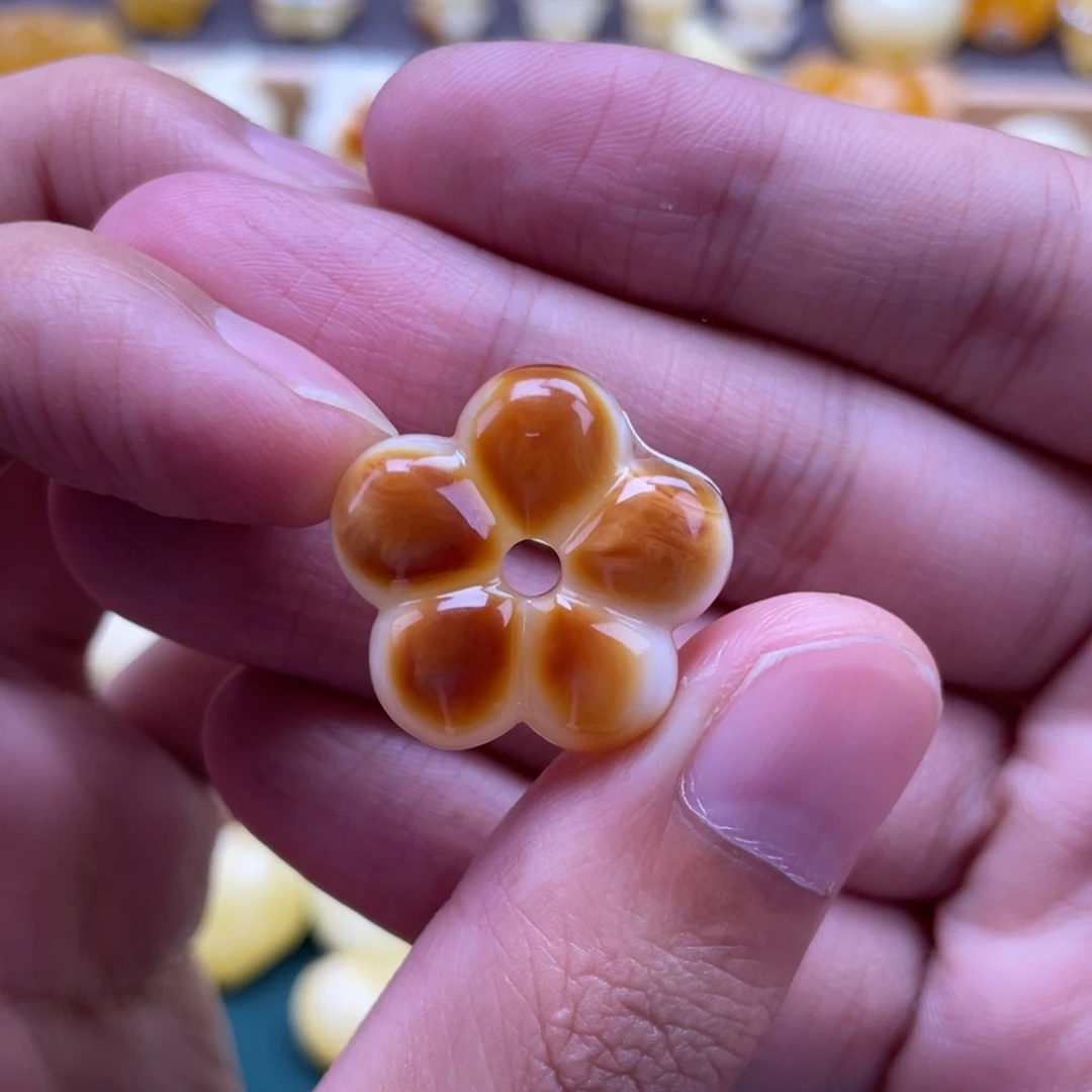 琥珀未镶嵌裸石蜜蜡