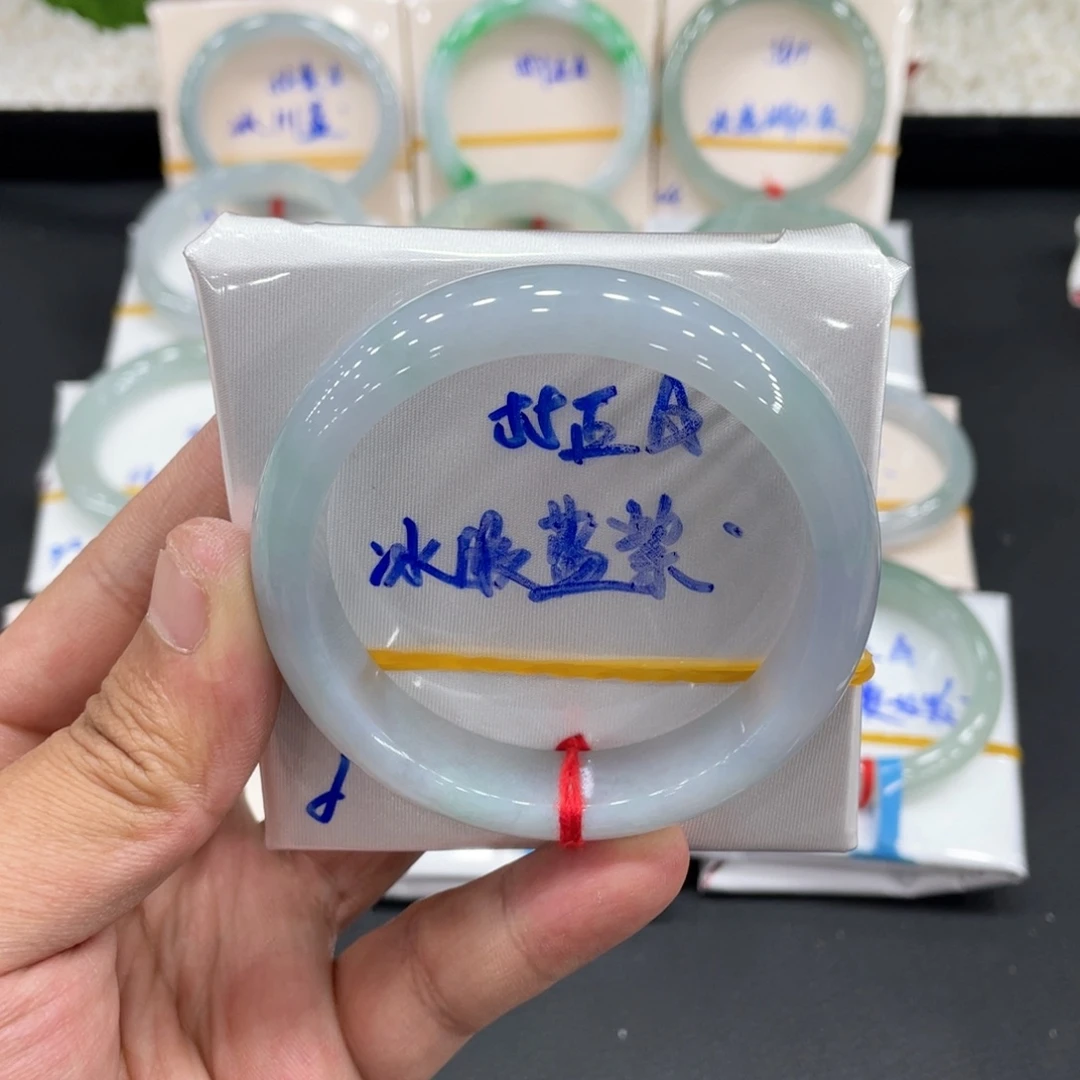 翡翠未镶嵌手镯缅甸翡翠