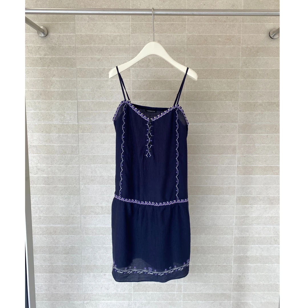 以十七  时尚复古吊带裙25年夏Y530425——1790