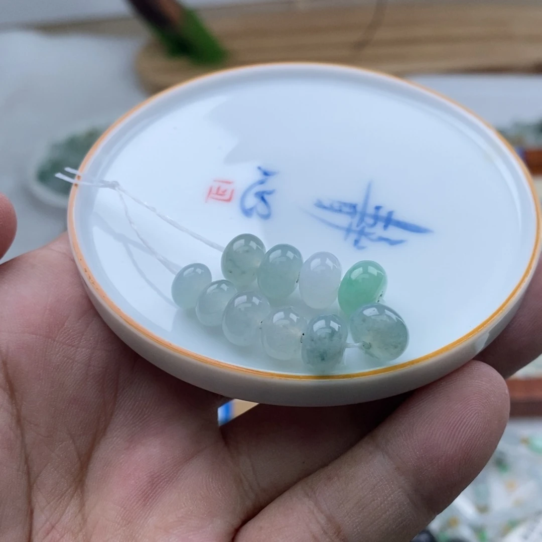 翡翠散珠股珠一手