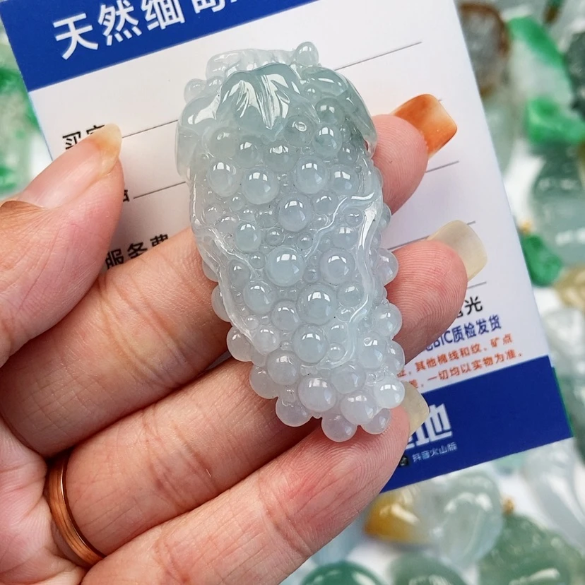 【闪购商品】翡翠颈饰未镶嵌硕果累累