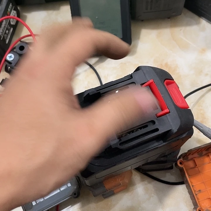 墓田十五节新的一个充电器