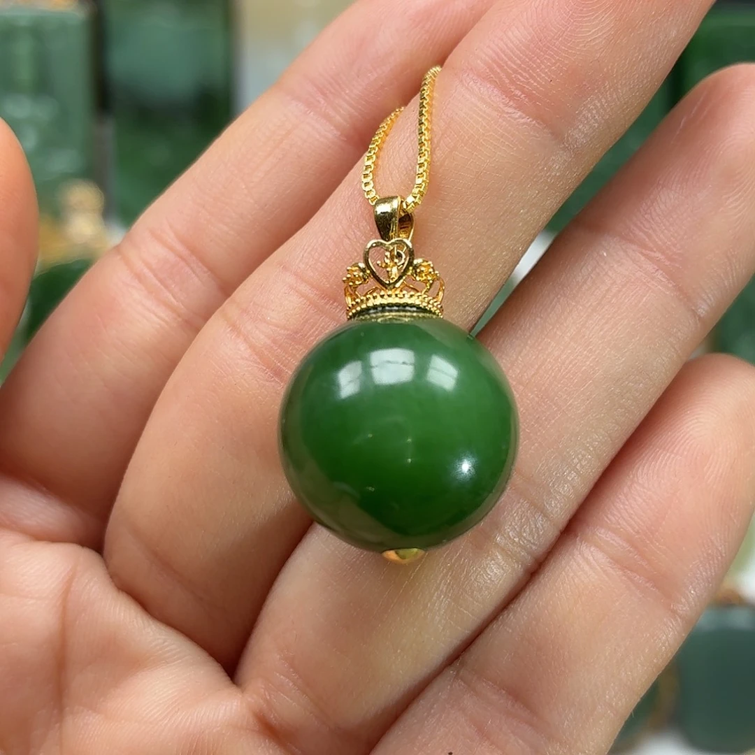 和田玉18K金镶嵌颈饰卡18大漏