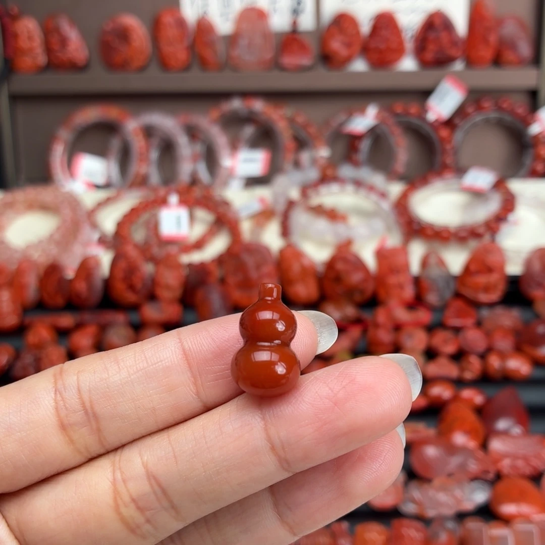 南红玛瑙未镶嵌颈饰胖葫芦