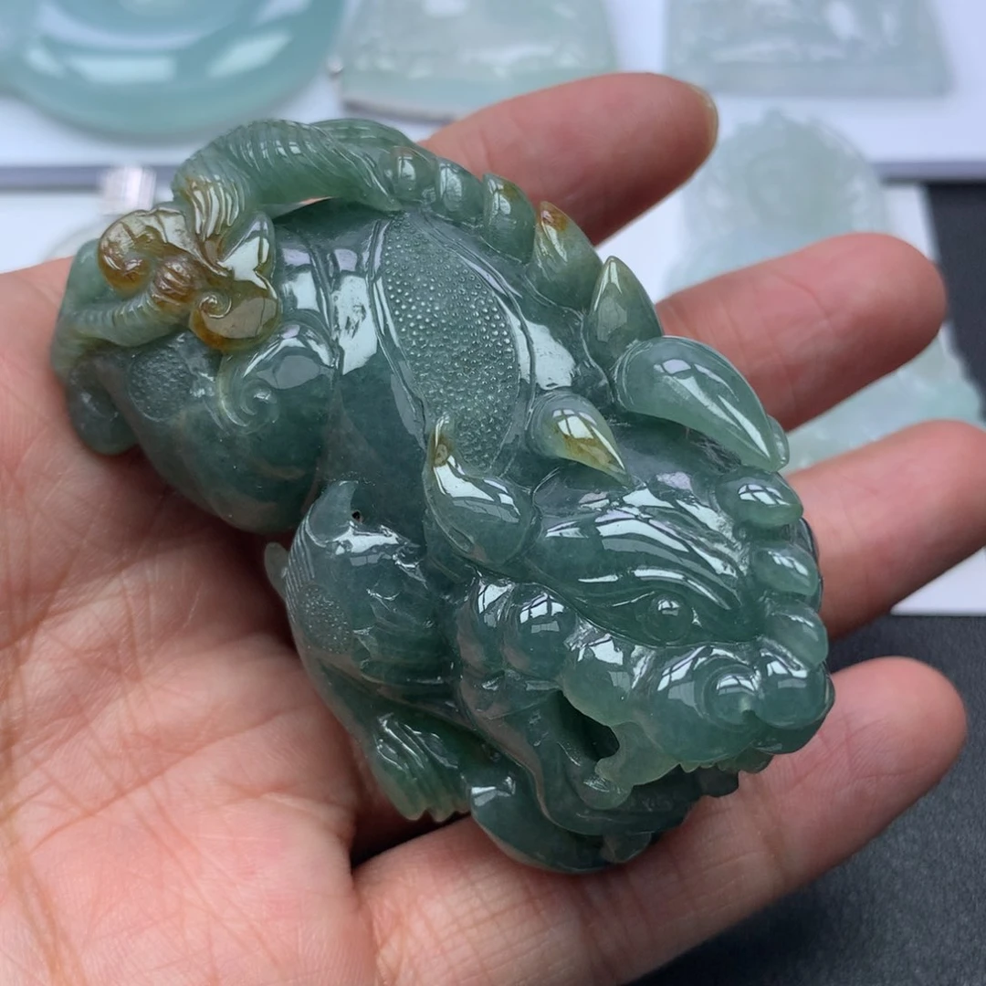 翡翠颈饰未镶嵌价****究