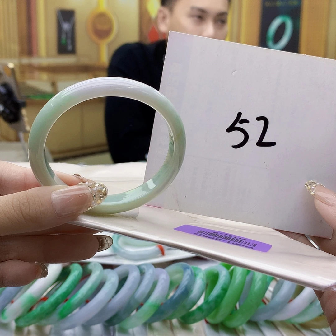 翡翠未镶嵌手镯bbn
