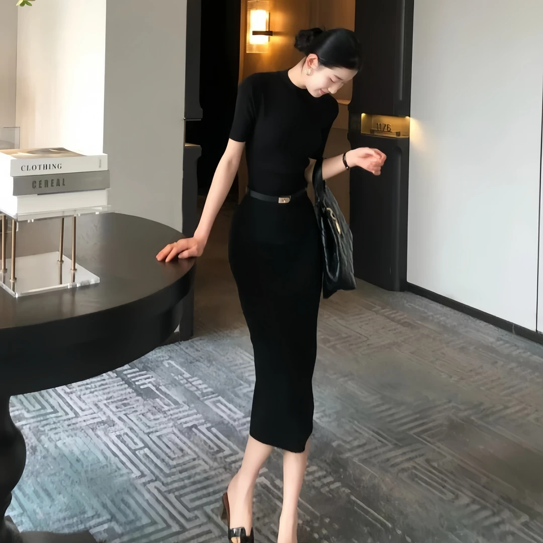 高级感御姐风短袖连衣裙女2025夏季新款修身显瘦气质辣妹包臀裙子