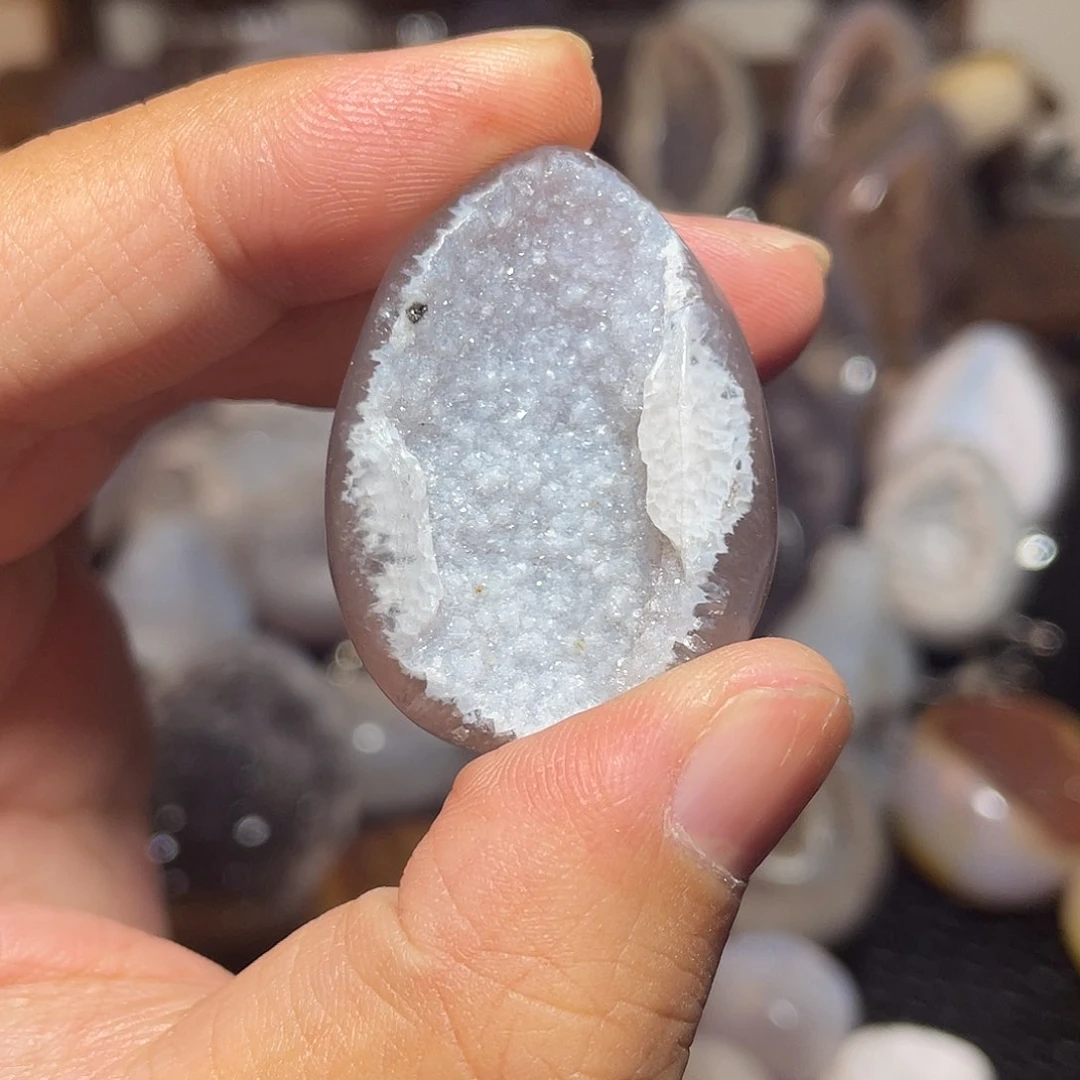 未镶嵌水晶大型摆件（非配饰）