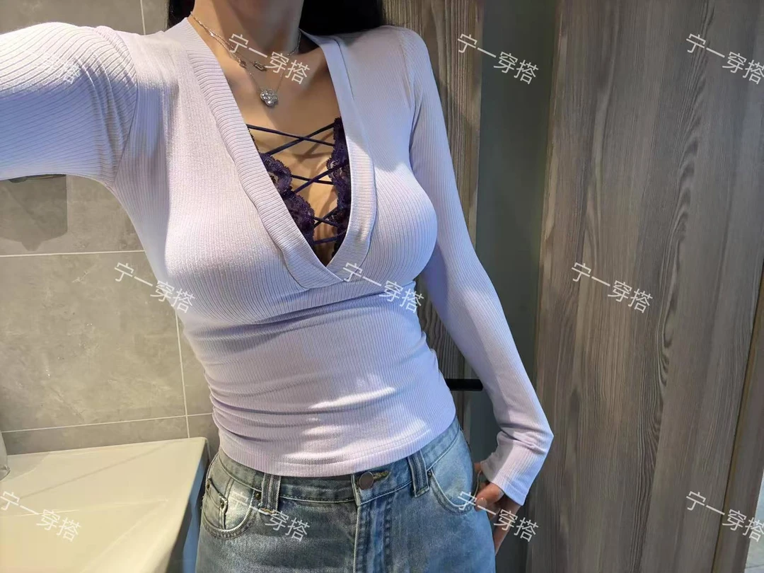 NY8015 蕾丝拼接长袖T恤修身上衣辣妹风V领打底衫宁一带胸垫内搭
