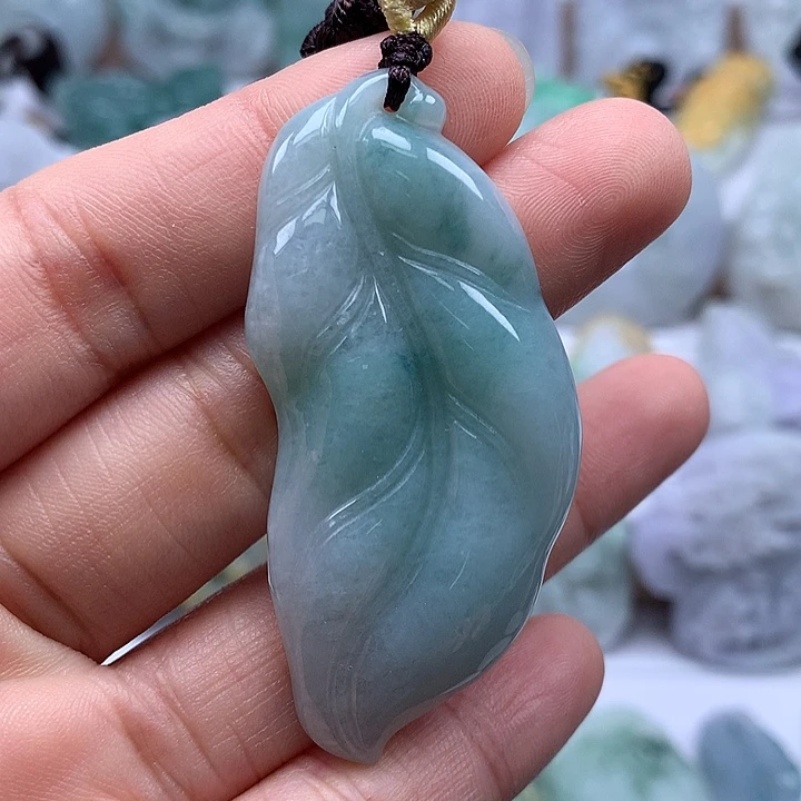 翡翠未镶嵌颈饰金枝玉叶大业有成福利