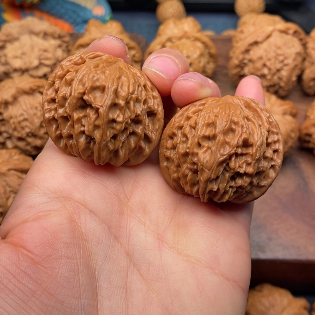 文玩核桃把件37全品，对歪山地磨