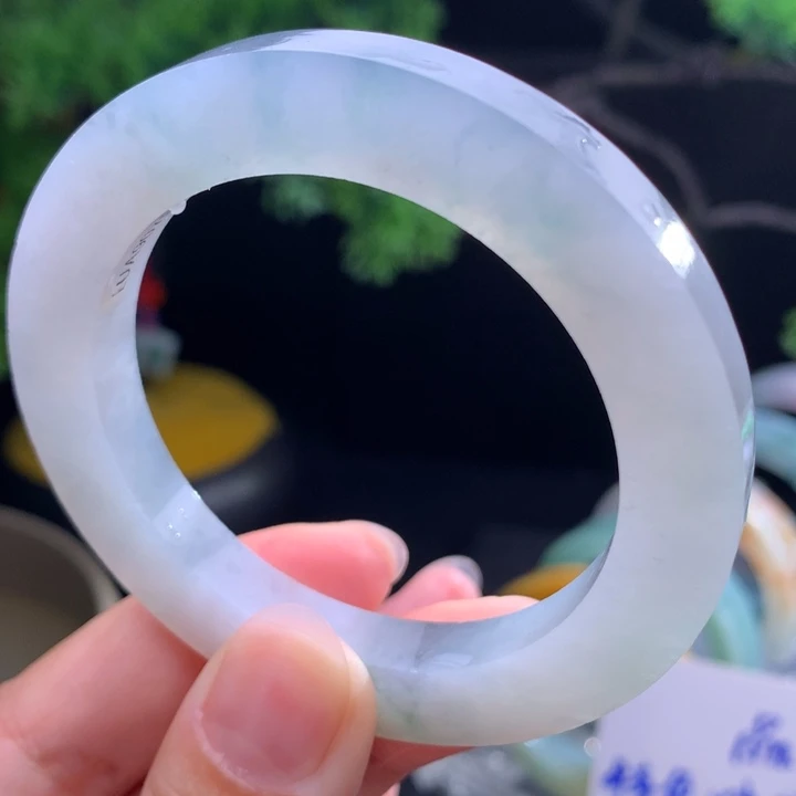 未镶嵌翡翠手镯定制翡翠