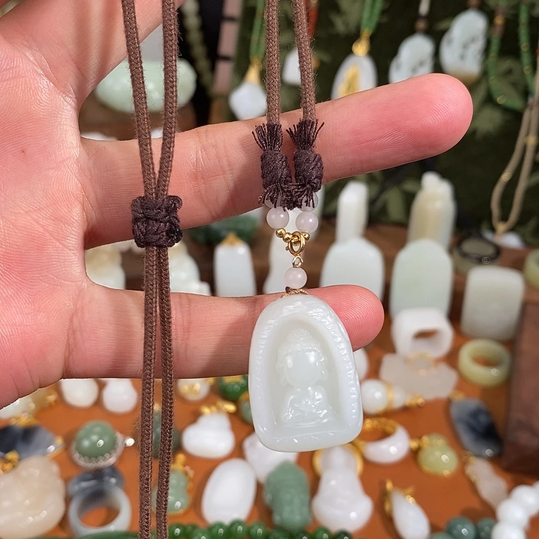 和田玉18K金镶嵌颈饰