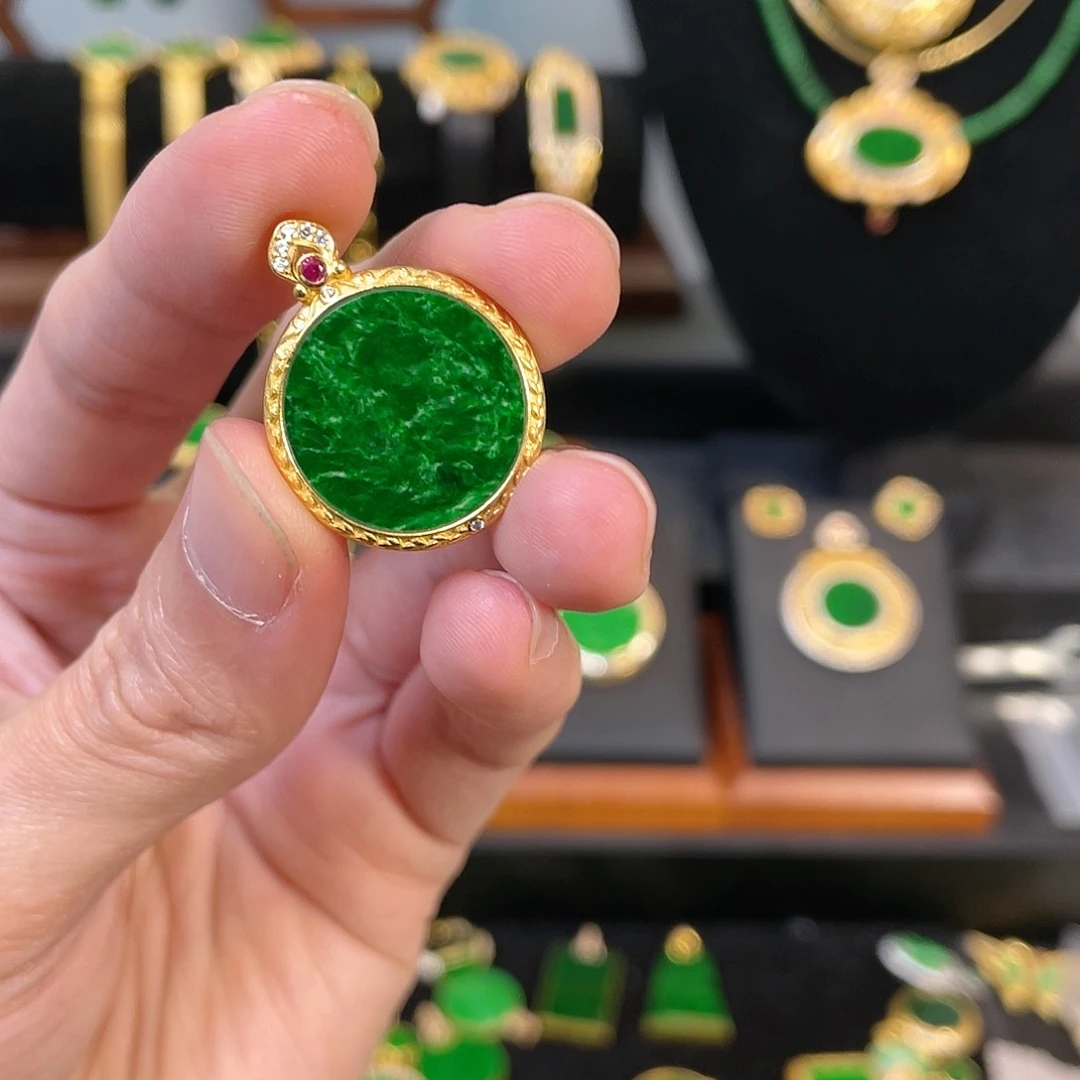 翡翠吊坠(赠链)银S925镀金镶嵌