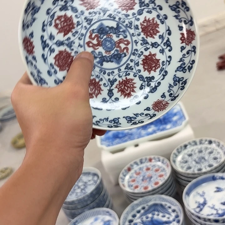 瓷片釉里红缠枝莲大胡乘景德镇
