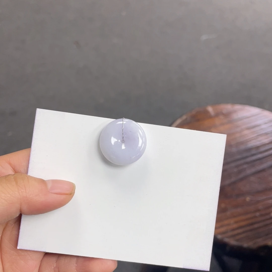 翡翠颈饰未镶嵌平安扣