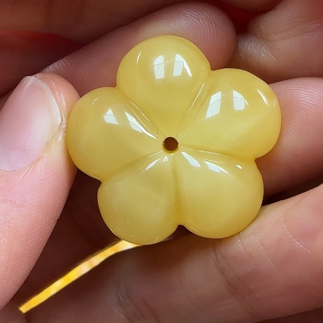 蜜蜡未镶嵌珠宝奇石