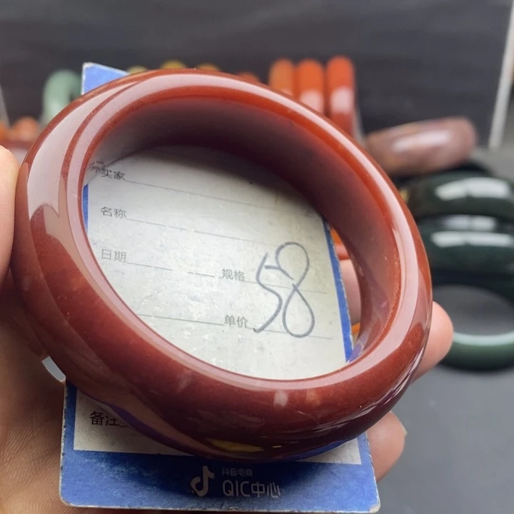 未镶嵌手镯石英质玉