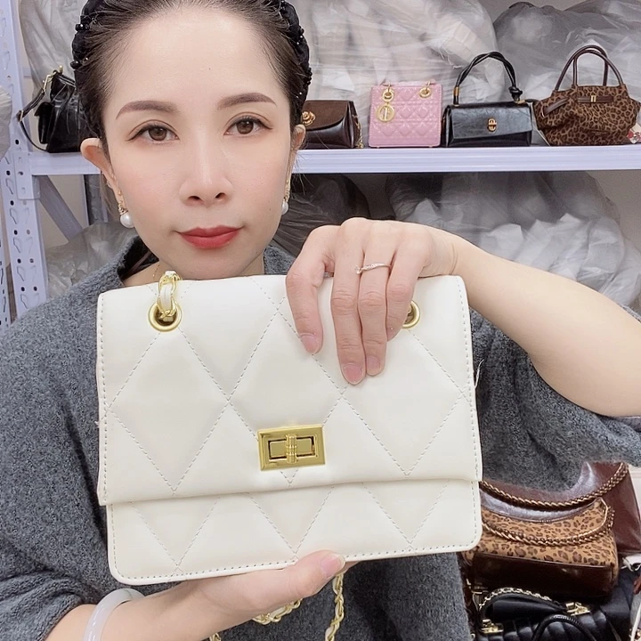 蚕丝小牛剖层皮革PU