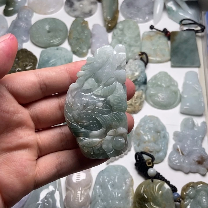 翡翠未镶嵌颈饰龙鱼41