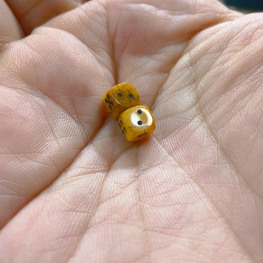 亚克力6477568976654