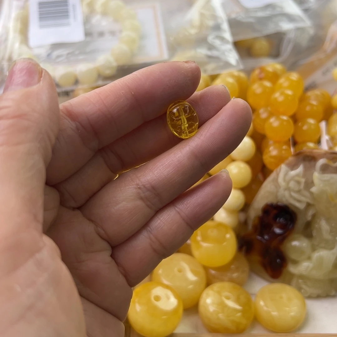 琥珀珠宝奇石未镶嵌