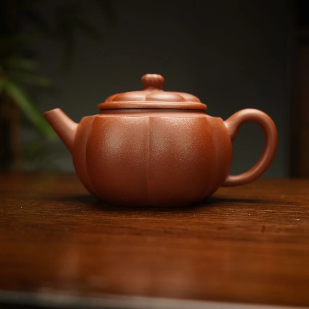 KT260李进开红皮龙筋纹宫灯紫砂壶