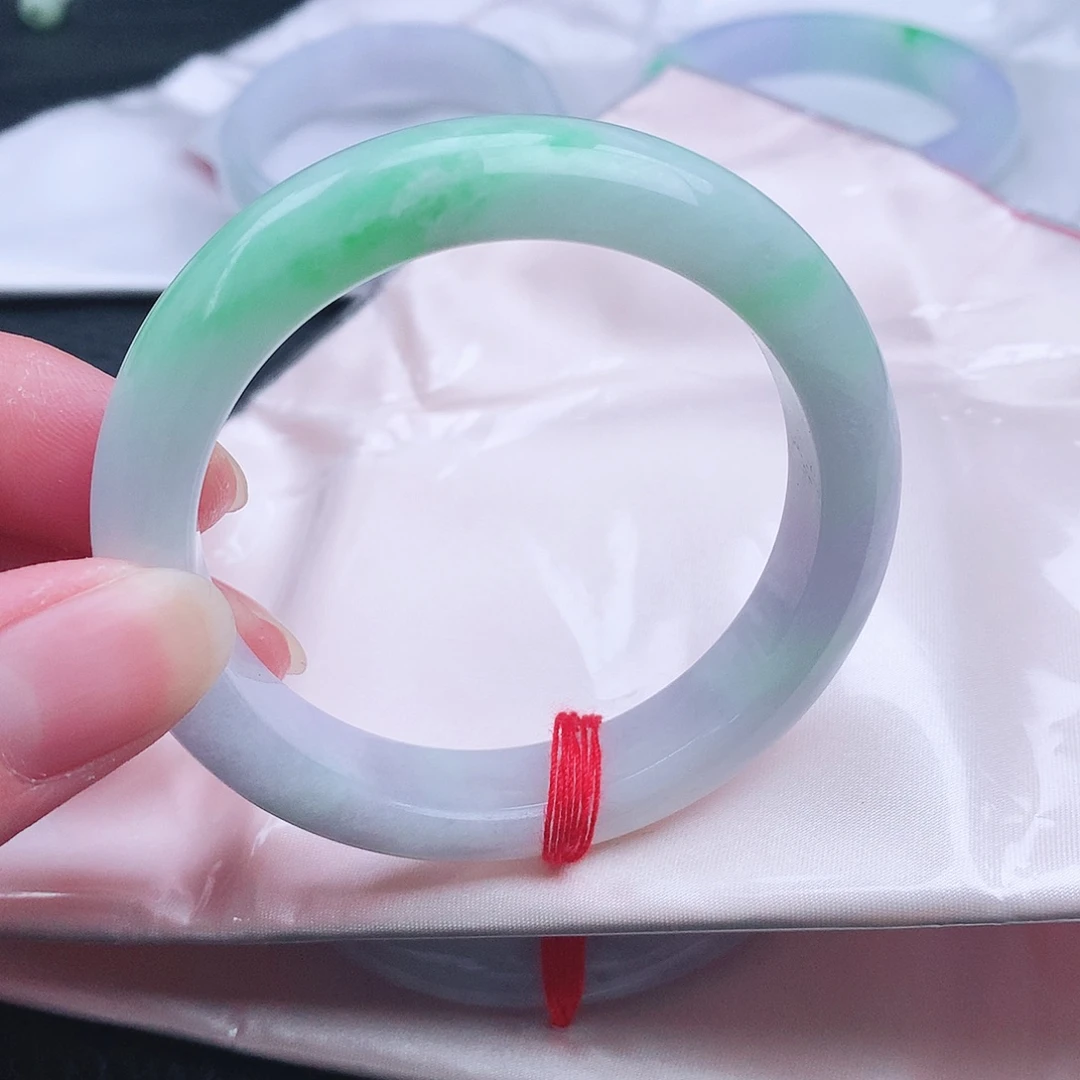 小***瓜翡翠未镶嵌手镯。。