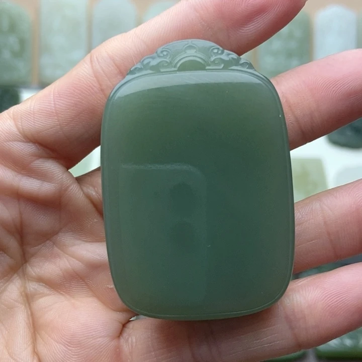 和田玉颈饰未镶嵌今***样