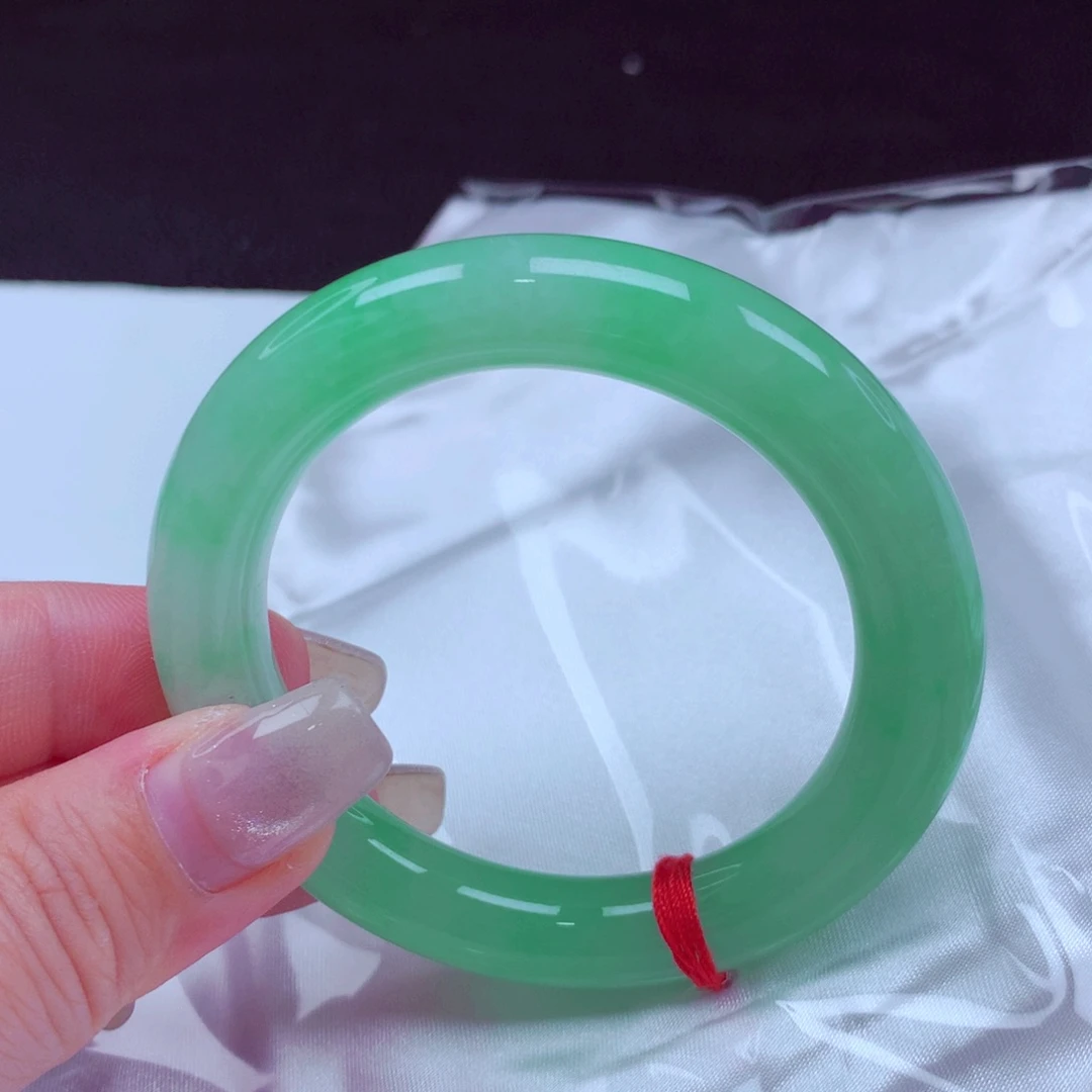 翡翠手镯未镶嵌手镯88