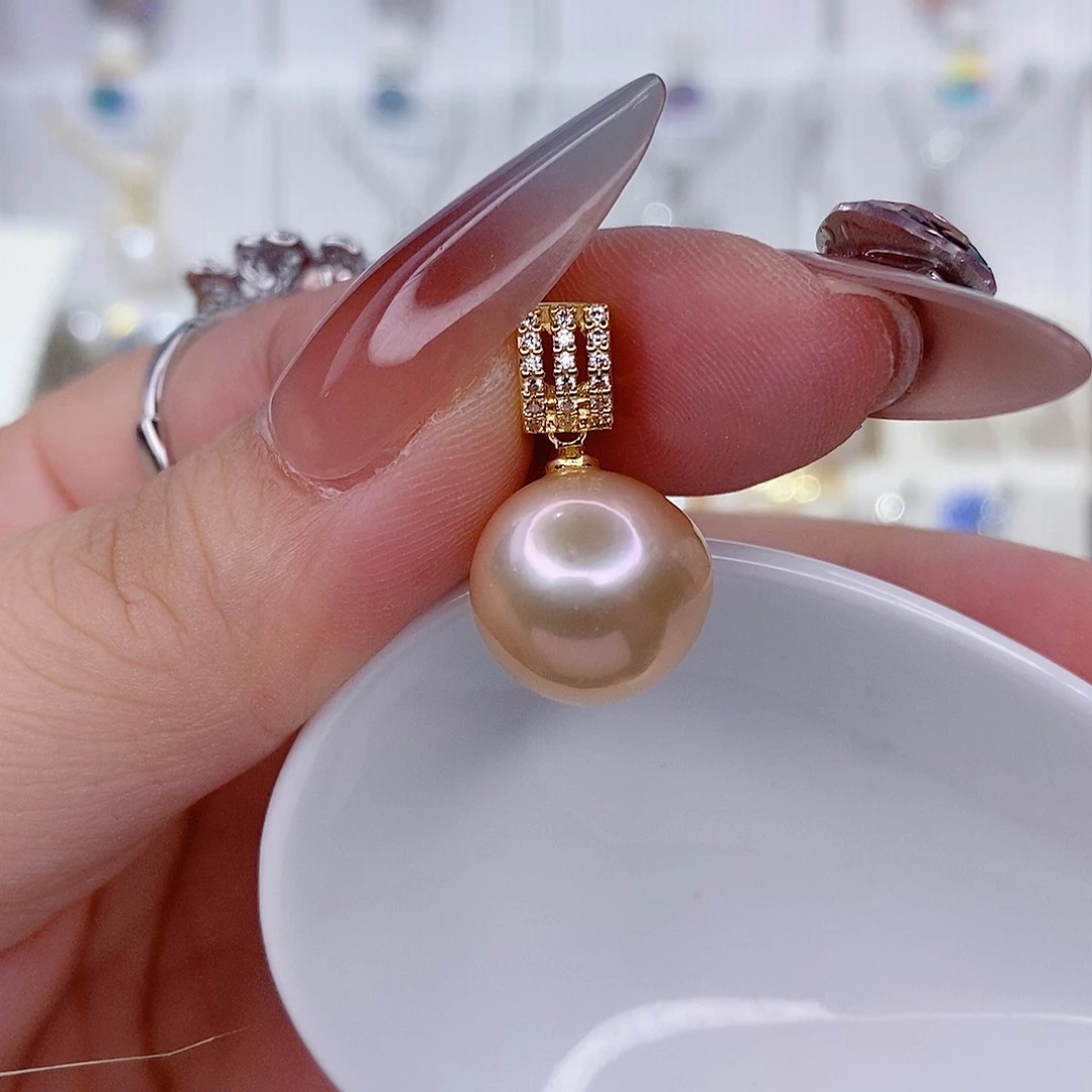 淡水珍珠吊坠(赠链)未镶嵌