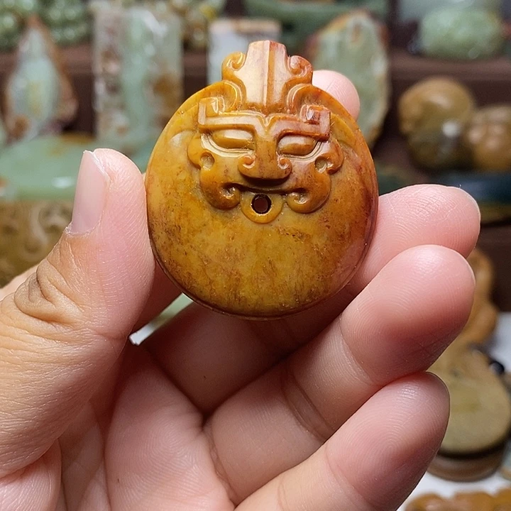 孤***鹜岫岩河磨玉(透闪石质玉)未镶嵌颈饰
