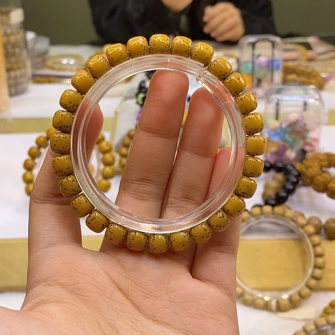 星月菩提吊坠87原生态鸡油黄贯穿通体大留白