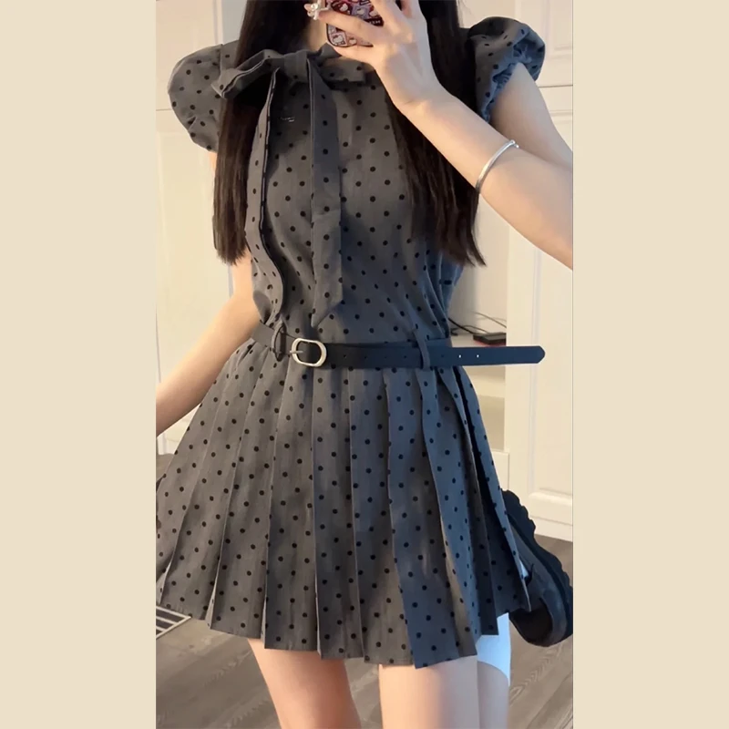 4359灰色波点泡泡袖连衣裙女秋季蝴蝶结设计感气质甜美收腰短裙子