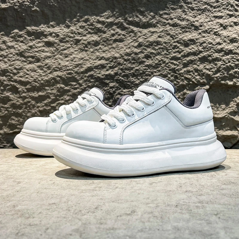 2025春季新款真皮软底休闲板鞋欧洲站潮牌厚底增高小白鞋男高级感