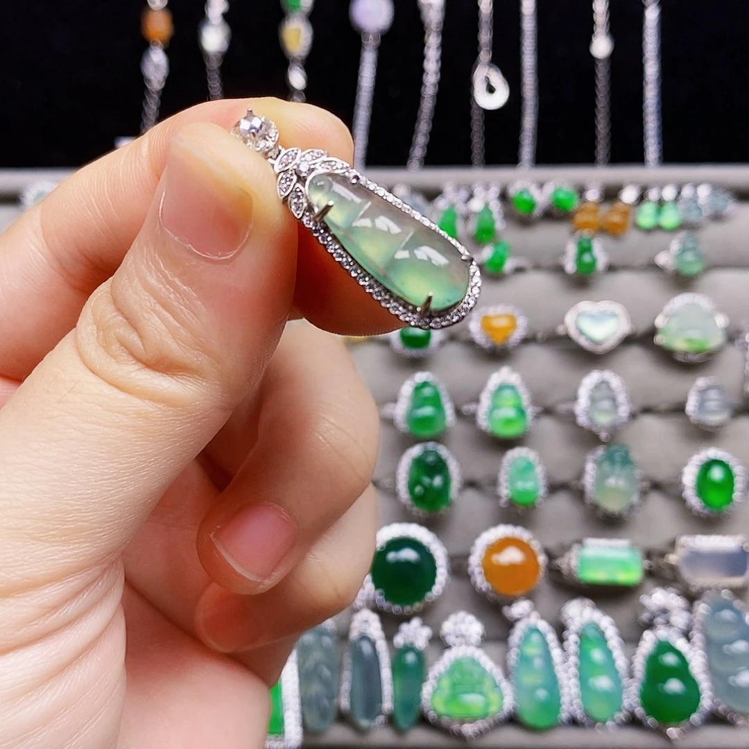 翡翠银S925镶嵌颈饰豆子