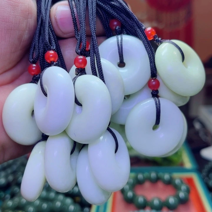 蛇纹石玉未镶嵌项链