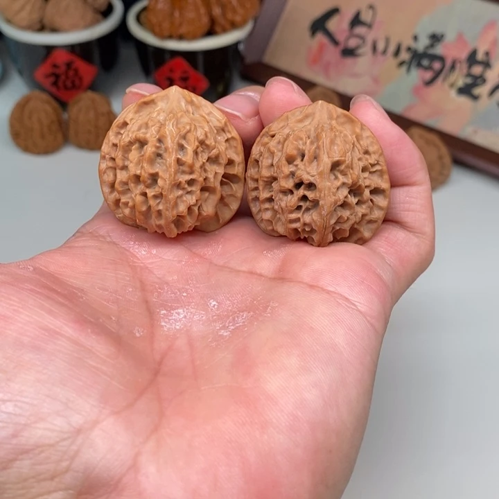 文玩核桃把件红皮苹果园37+