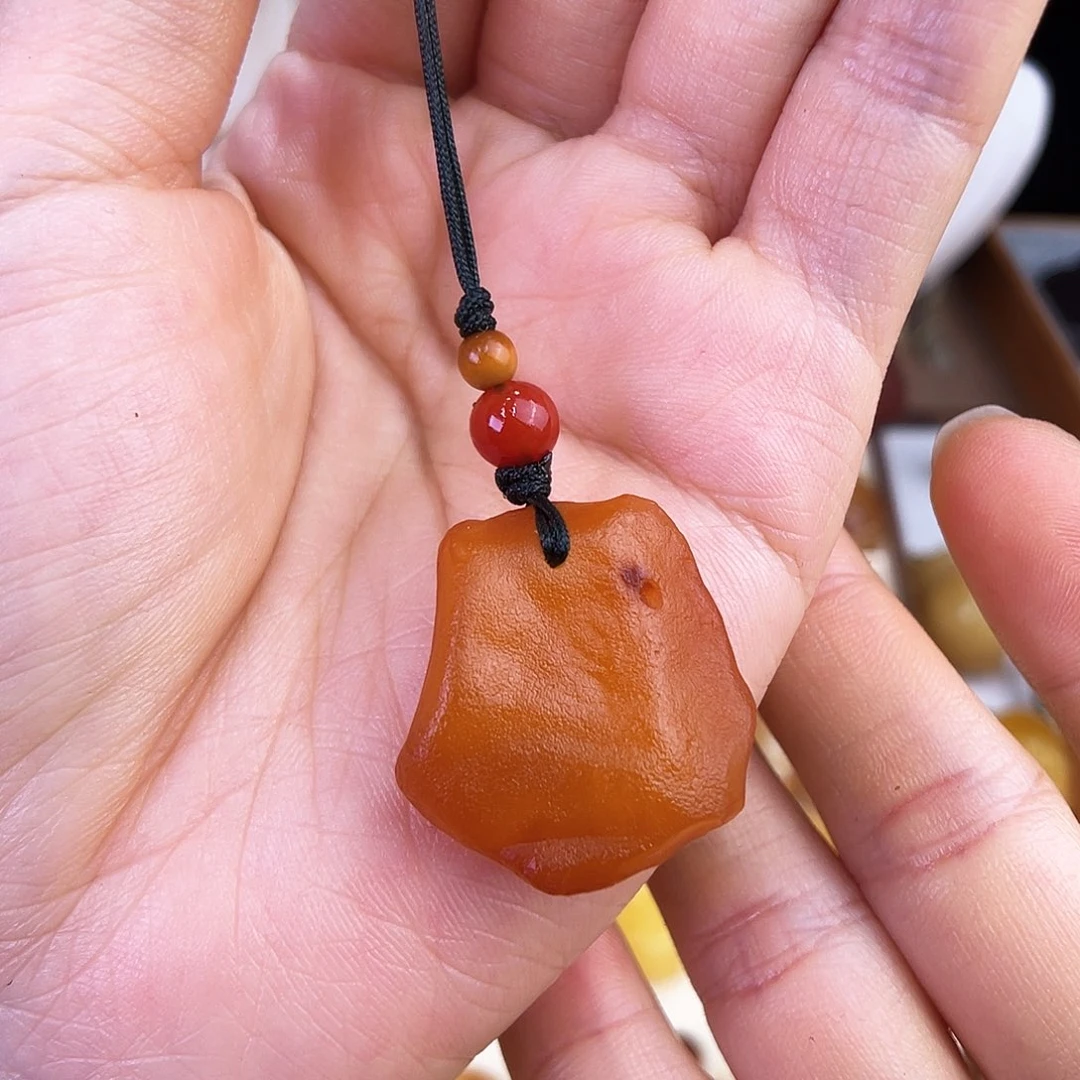 未镶嵌琥珀珠宝奇石