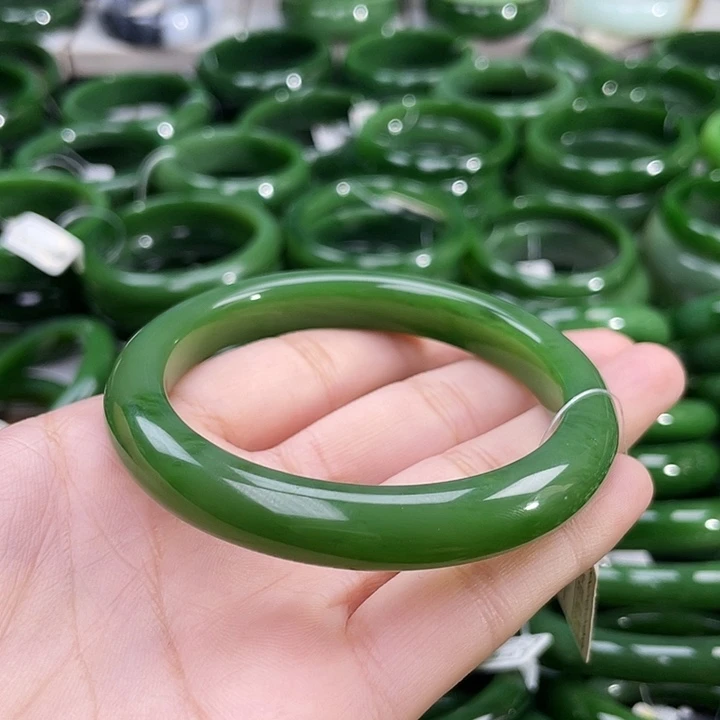 未镶嵌手镯和田玉（碧玉）