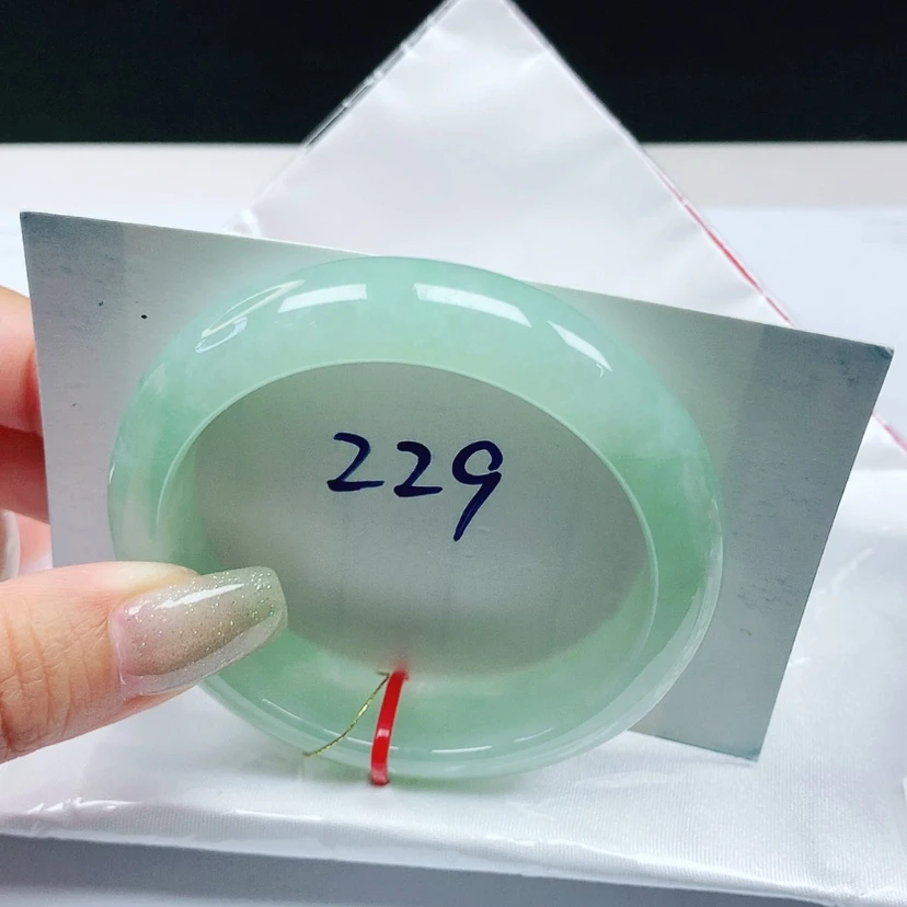 【闪购商品】翡翠手镯未镶嵌 正圈52+