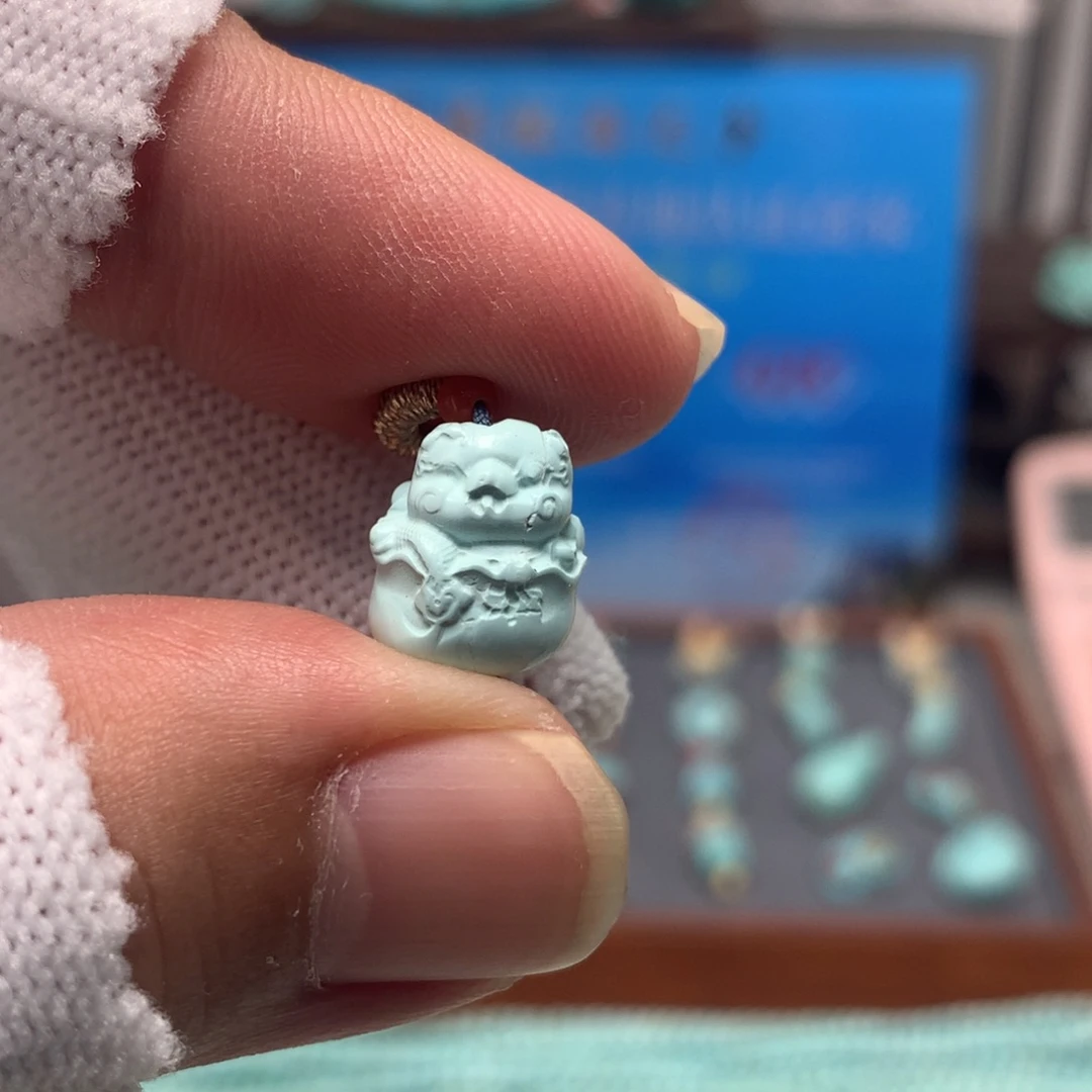 绿松石未镶嵌挂件