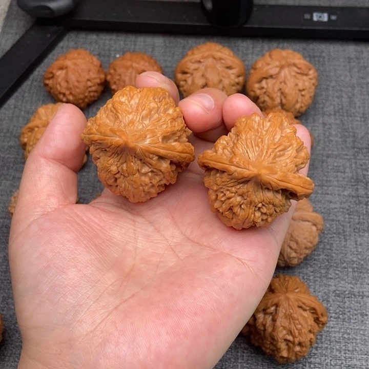 文玩核桃把件哲*大沽石42