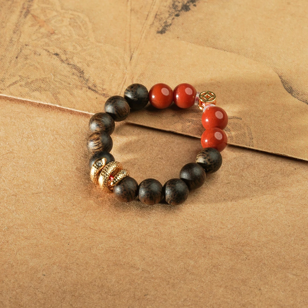 文莱沉香蛇型蛇来运转戒指4MM圆珠文玩好物